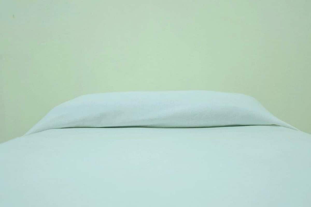 Economy Double Room | 1 bedroom, premium bedding, in-room safe, desk