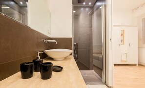 Shower, hair dryer, bidet, soap - Dante 58 (Palermo)