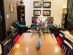 Free daily cooked-to-order breakfast - vandanas bed and breakfast (New Delhi)