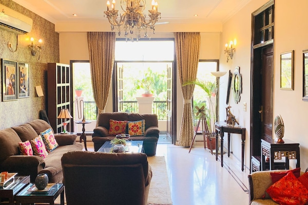 Classic Room, Garden View | Ruang tamu | TV skrin rata