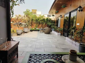 Terrace/patio - vandanas bed and breakfast (New Delhi)