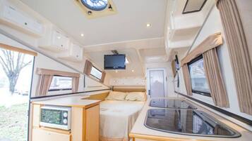 Design-Doppelzimmer | Schreibtisch, Verdunkelungsvorhänge, kostenloses WLAN