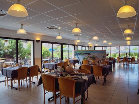 Hotel Restaurant Le Champs des Lys