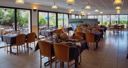 Hotel Restaurant Le Champs des Lys