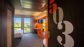 Superior-dobbeltværelse | Mørklægningsgardiner, lydisolering, gratis baby-/barnesenge