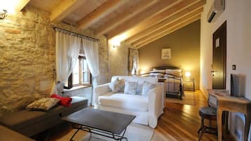 Premium bedding, down duvets, in-room safe, blackout curtains