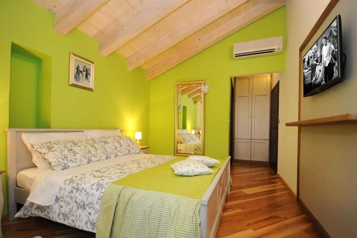 Classic Room