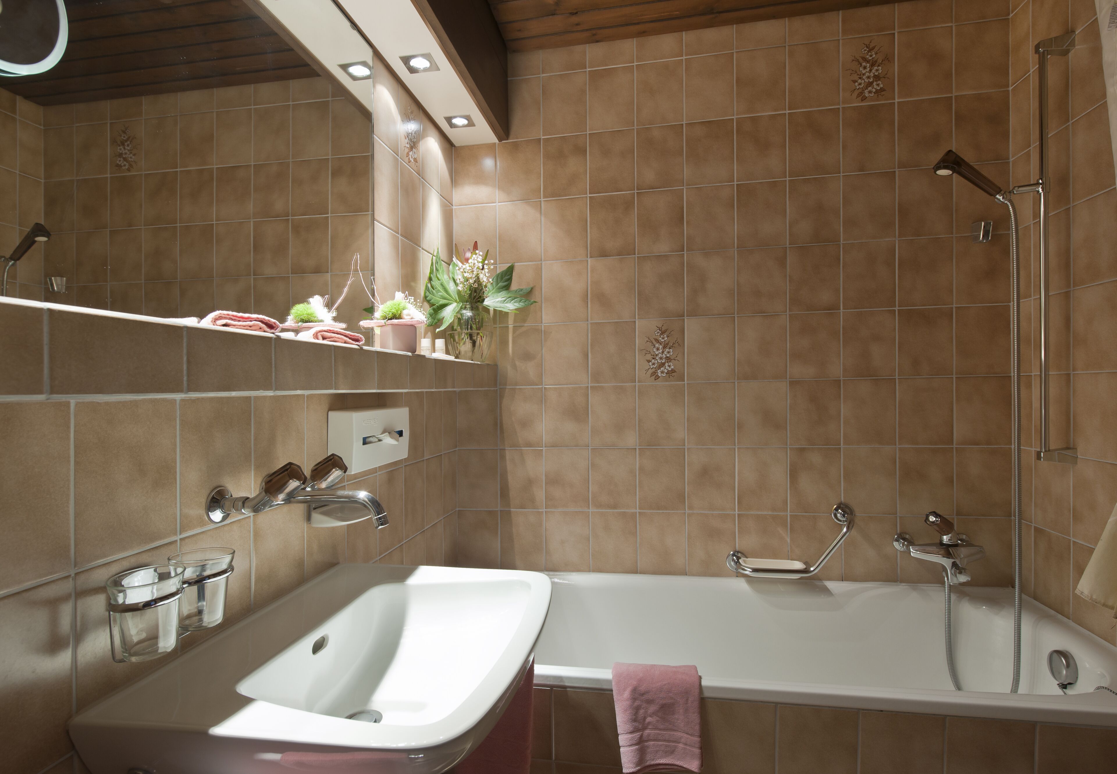 free toiletries, towels