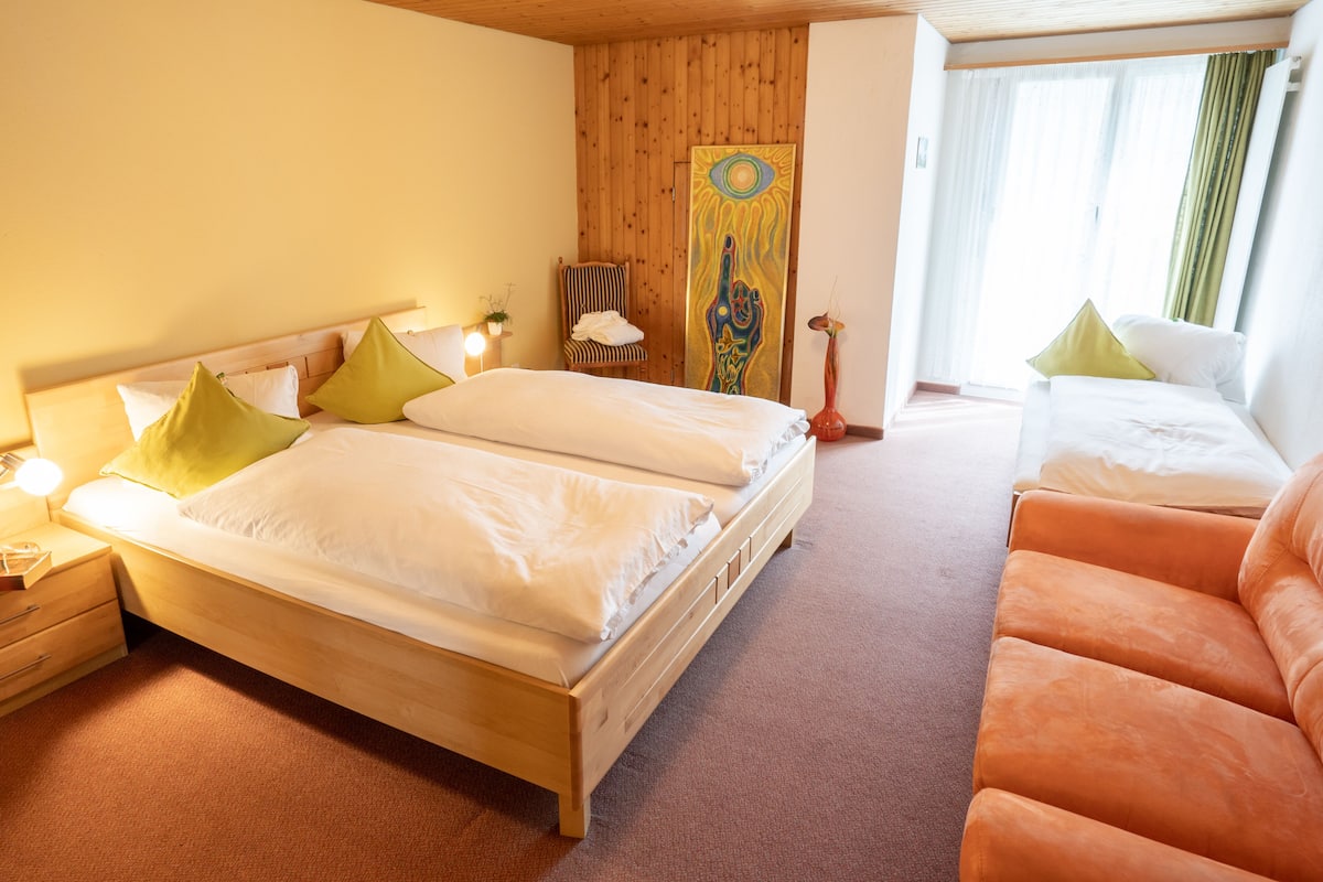 Familienzimmer, 2 Schlafzimmer, Nichtraucher, Kochnische | Zimmersafe, Verdunkelungsvorhänge, kostenloses WLAN, Bettwäsche