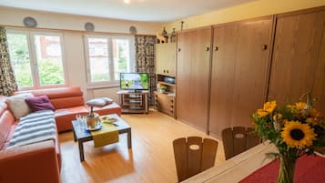 Family Room, 1 Bedroom, Kitchenette, Mountainside | In-room safe, blackout drapes, free WiFi, bed sheets