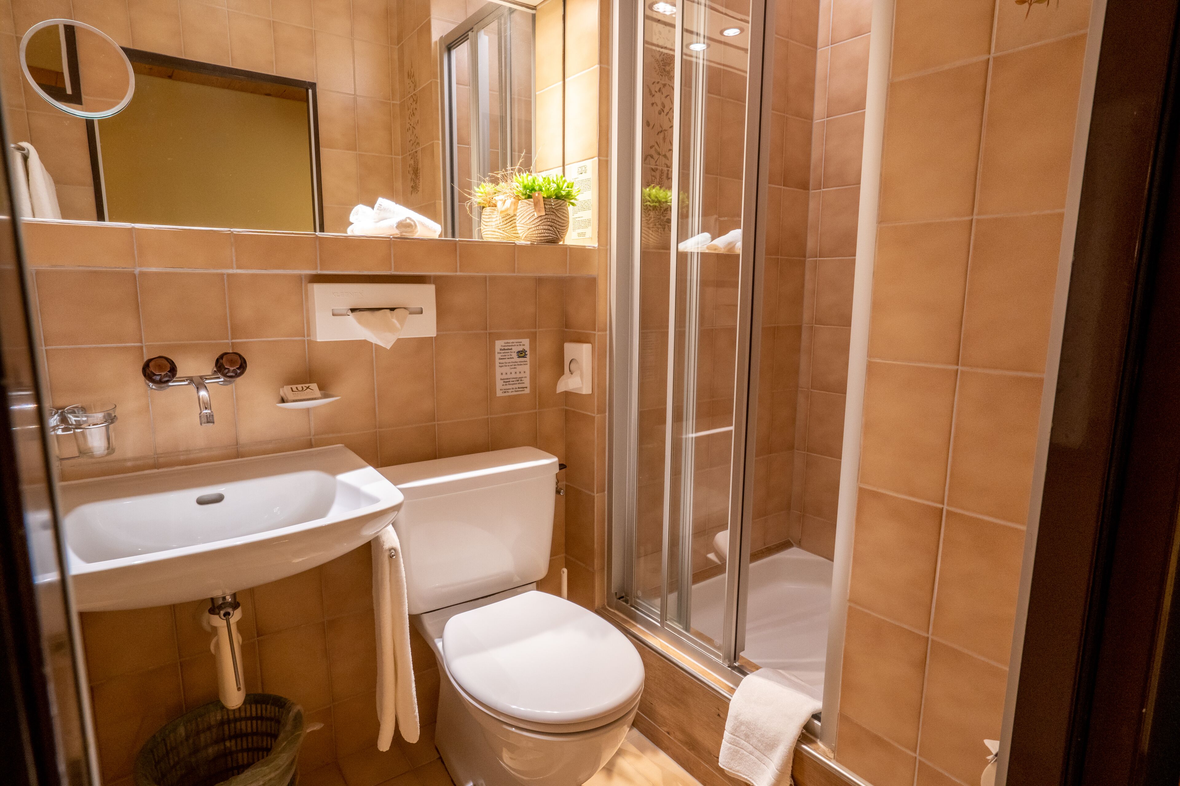 free toiletries, towels