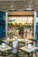 Café da manhã continental grátis todos os dias