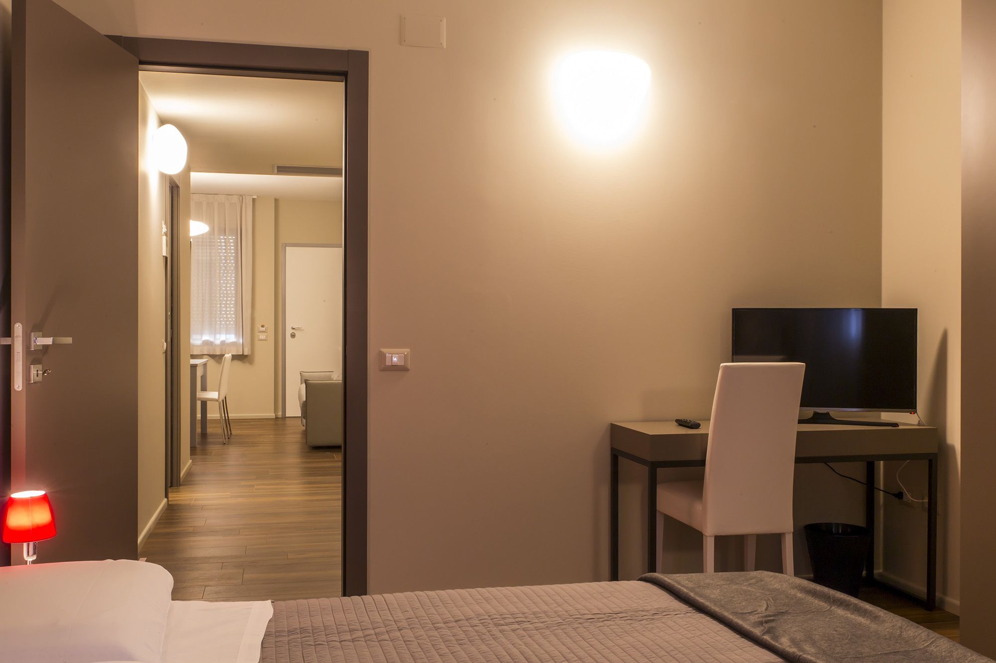 Perhesviitti, keittotila | Työpöytä, äänieristys, ilmaiset vauvansängyt, ilmainen Wi-Fi