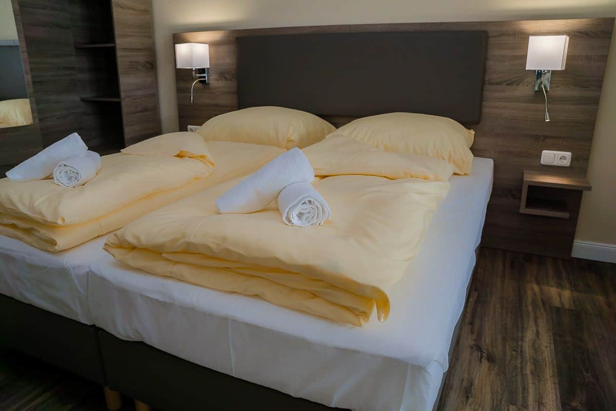 standard double room | desk, laptop workspace, soundproofing, free wifi