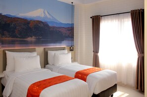 In-room safe, desk, soundproofing, free WiFi - Premiere Hotel Tegal (Tegal)
