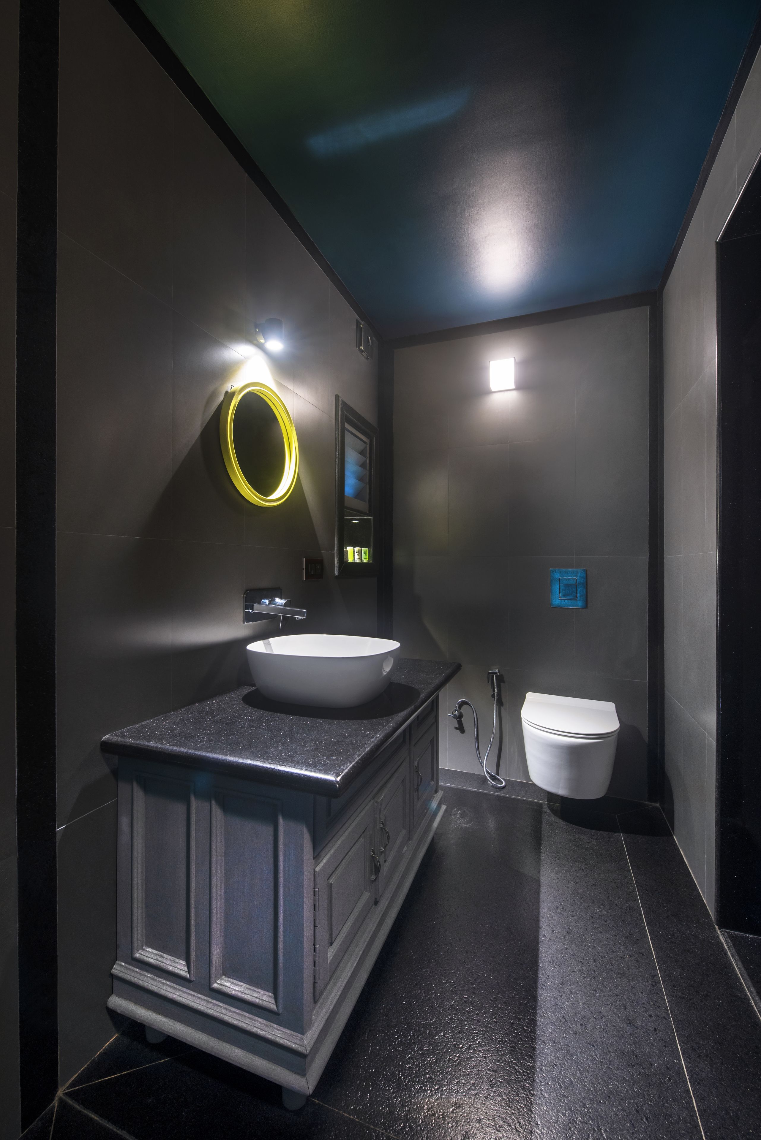 sun room with valley view | bathroom | shower, free toiletries, slippers, towels