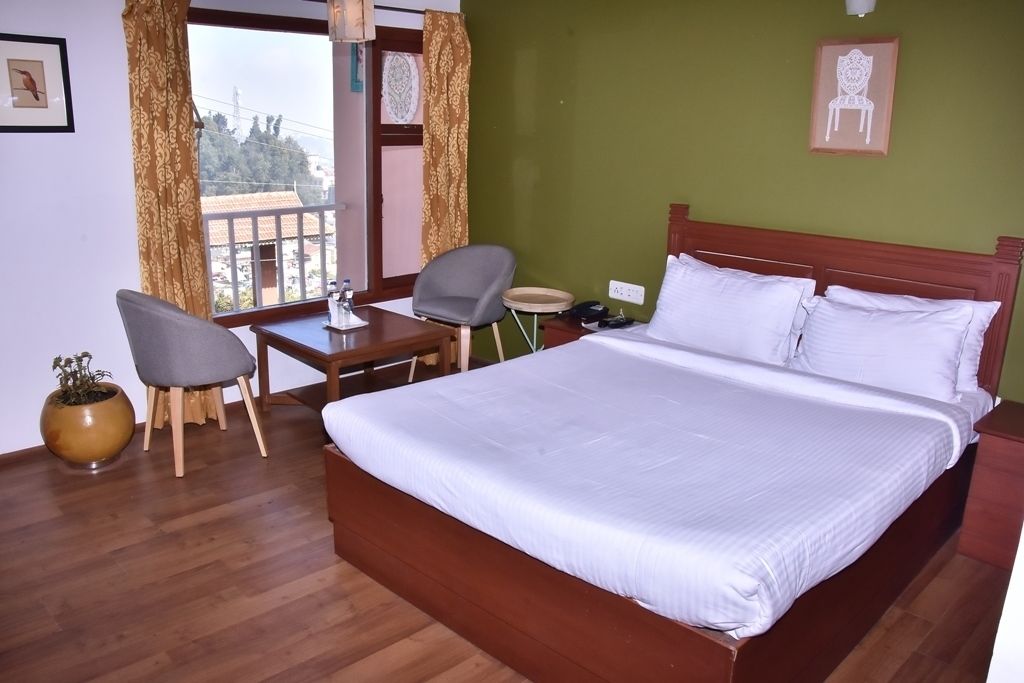 perumal malai room with city view | 1 bedroom, desk, iron/ironing board, rollaway beds