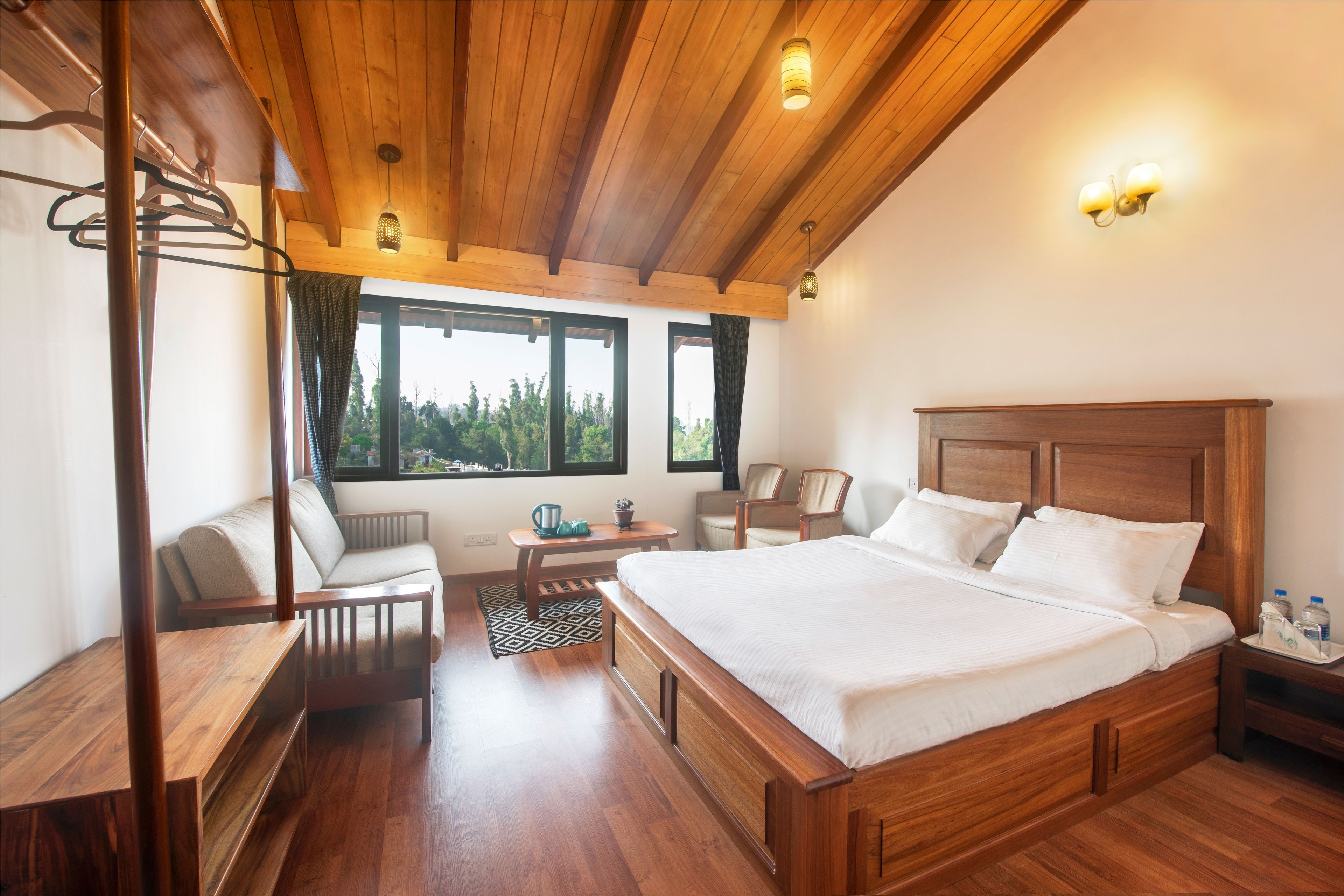 Family Suite with Fireplace | Desk, iron/ironing board, rollaway beds, bed sheets