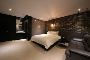 标准双人房 | 特色装修、特色家居、办公桌、遮光窗帘