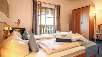 In-room safe, desk, iron/ironing board, free WiFi