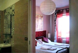 雙人或雙床房, 獨立浴室 (Arancione) | 書桌、免費無線上網