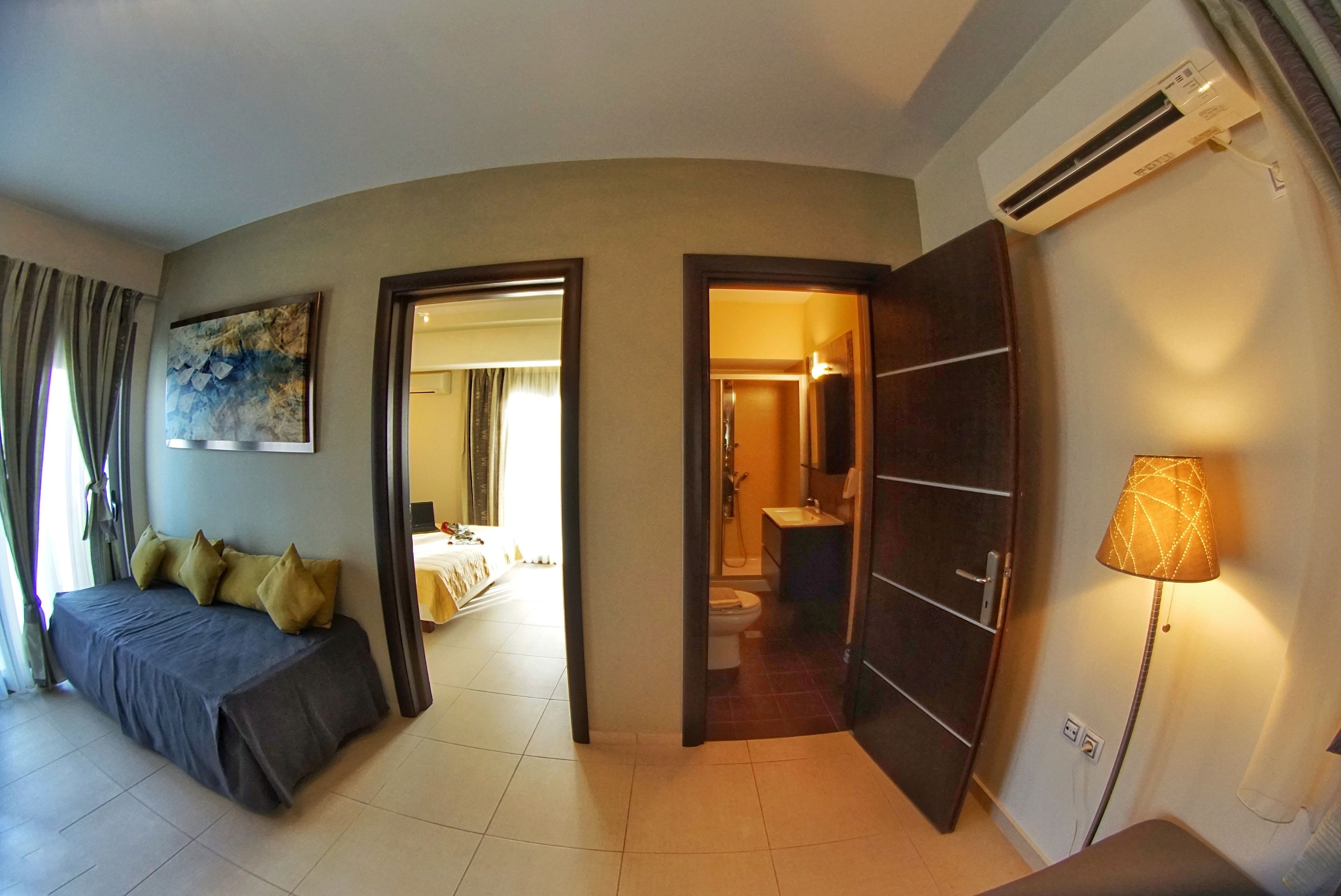 junior suite, partial sea view | soundproofing, free cots/infant beds, free wifi, bed sheets