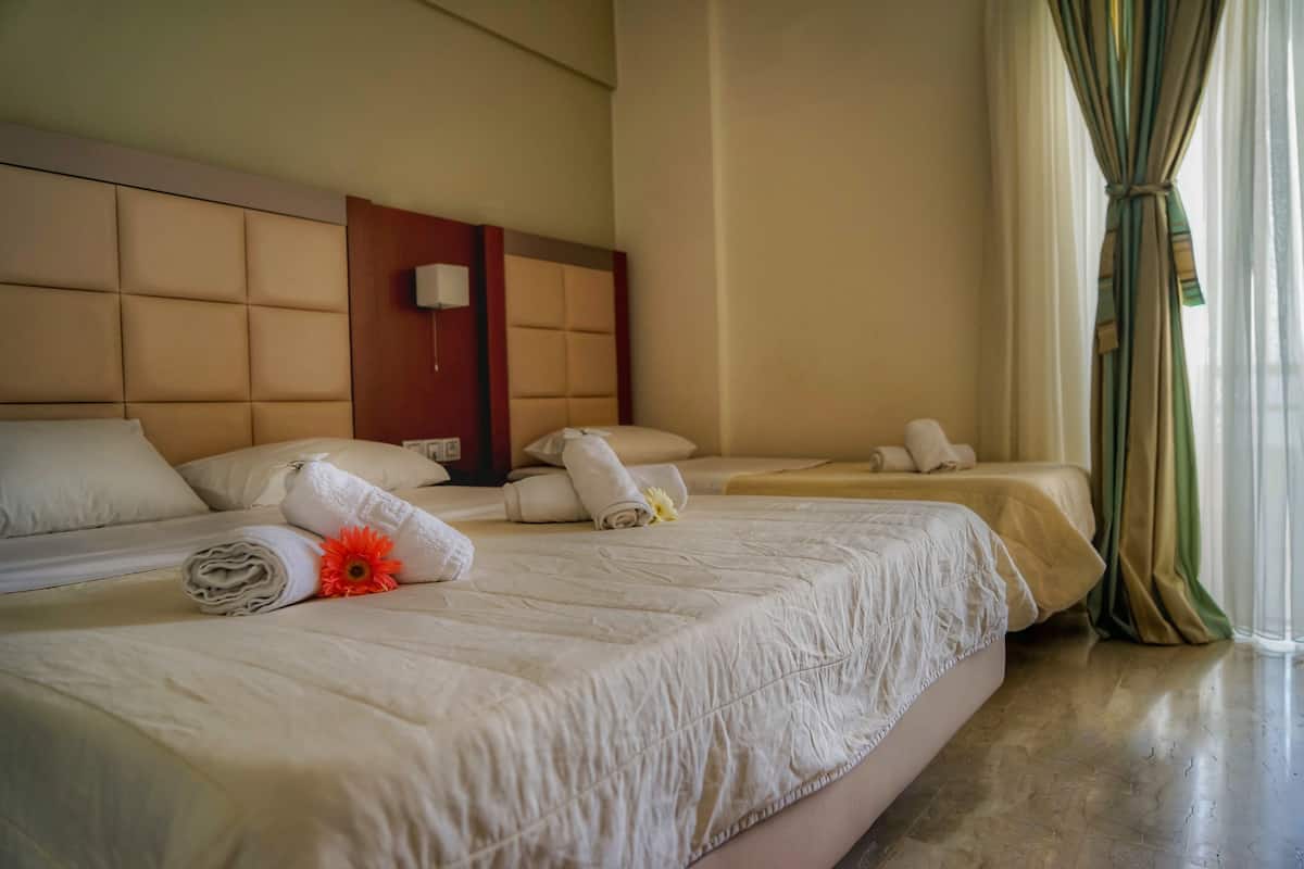 Sistema de insonorización, cunas gratuitas, wifi gratis y ropa de cama