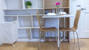 1-Bedroom Classic Apartment | In-room dining