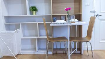 1-Bedroom Classic Apartment | In-room dining