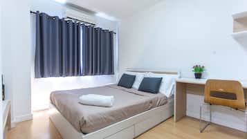 1-Bedroom Classic Apartment | Blackout curtains, rollaway beds, free WiFi