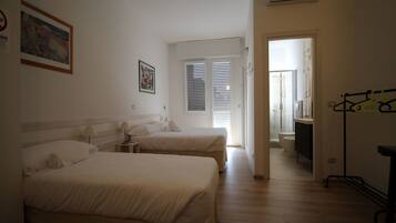 Camera familiare, balcone | Biancheria da letto di alta qualità, una cassaforte in camera