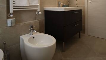 Doccia, set di cortesia gratuito, asciugamani