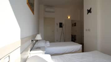 Camera familiare, balcone | Biancheria da letto di alta qualità, una cassaforte in camera