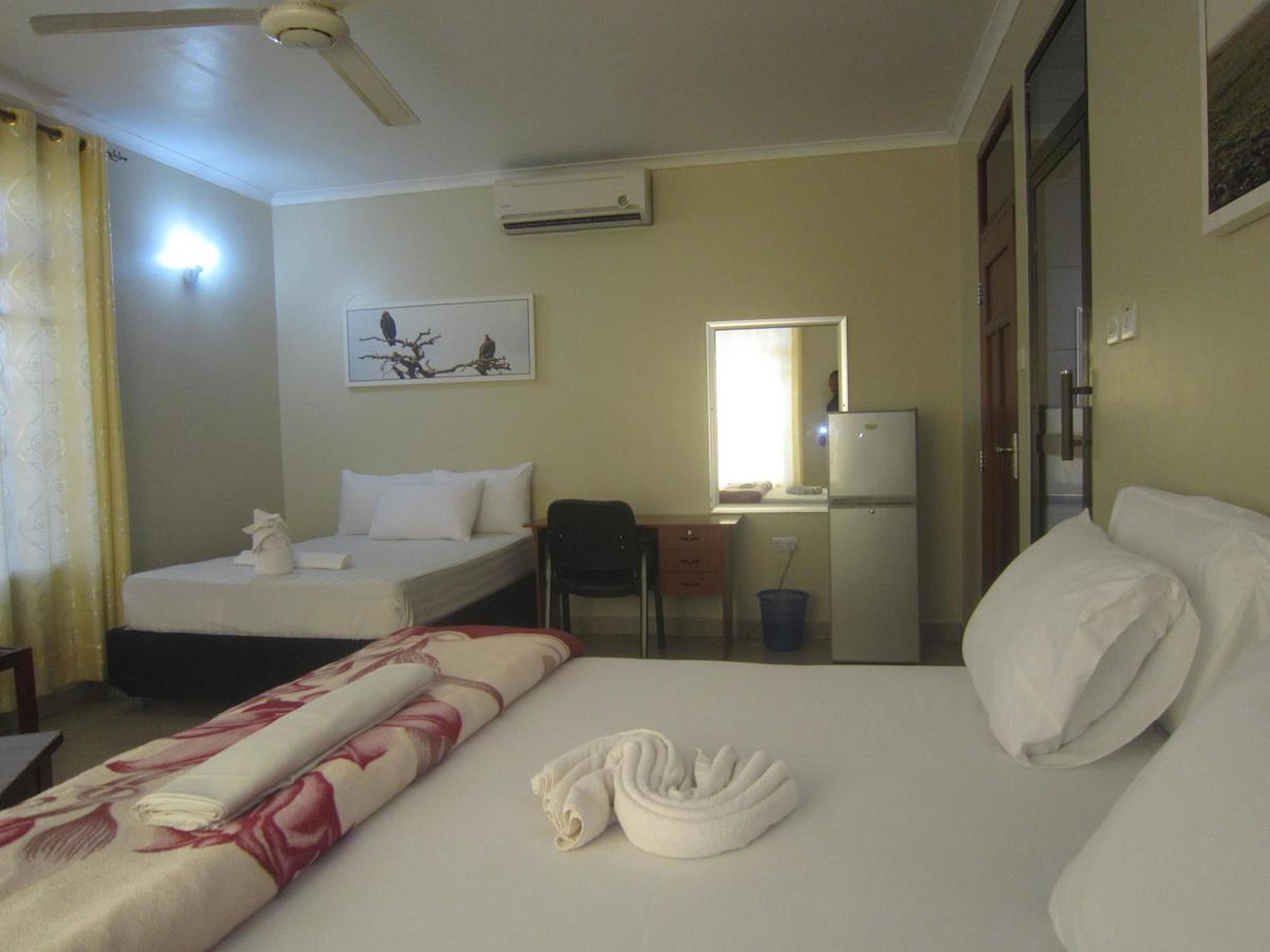 Bureau, chambres insonorisées, Wi-Fi gratuit, draps fournis