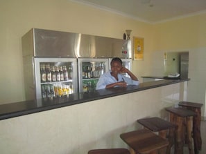 Bar (trong khuôn viên)
