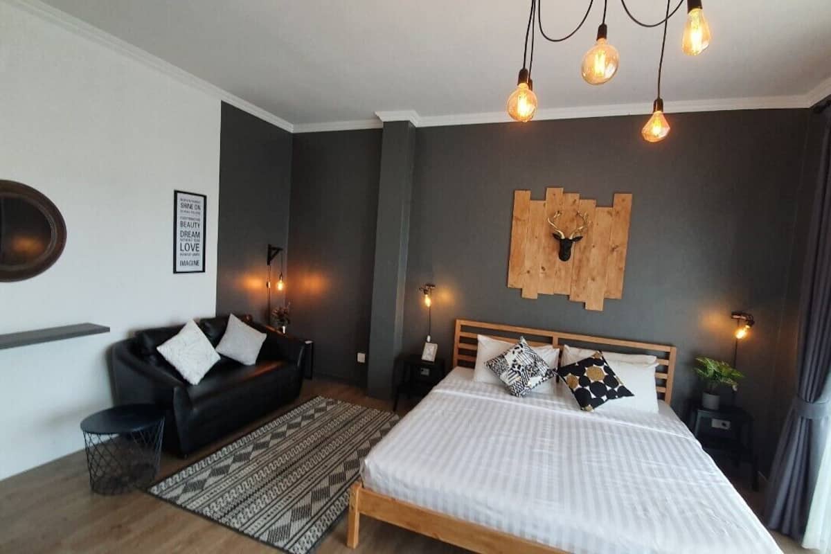 Superior Double Room, Sea View | In-room safe, blackout curtains, free WiFi