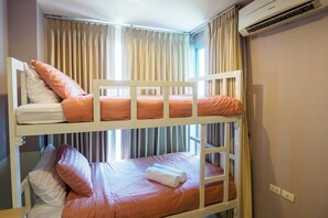 Two Bedrooms Apartment  | 2 bedrooms, blackout drapes, free WiFi - Nicely Apartment Near MRT Ratchadaphisak (Bangkok)