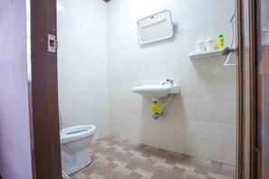 2 Bedrooms House | Bathroom - Nicely Decorated house near DMK airport (Lam Luk Ka)