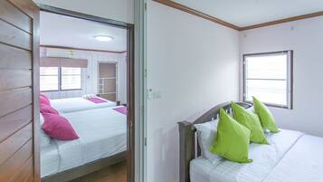 2 bedrooms, iron/ironing board, free WiFi