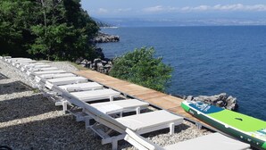 Beach nearby - Hotel Acacia (Lovran)