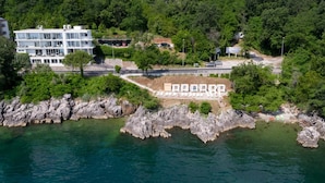 Beach nearby - Hotel Acacia (Lovran)