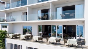 Outdoor dining - Hotel Acacia (Lovran)