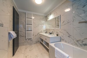 Superior Double or Twin Room | Minibar, in-room safe, soundproofing, free WiFi - Hotel Acacia (Lovran)