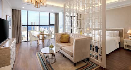 Melia Vinpearl Danang Riverfront