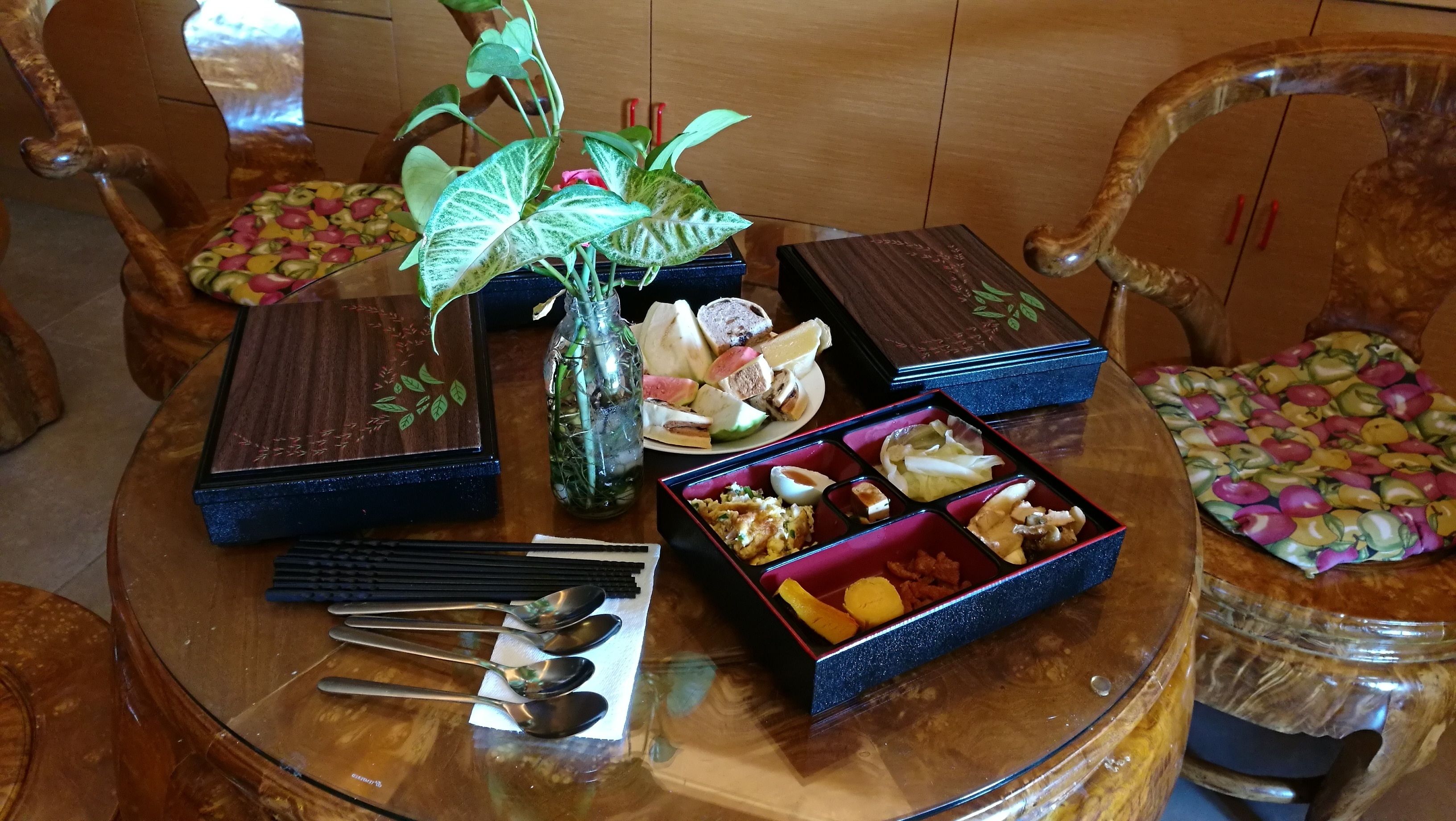 Thức ăn và đồ uống