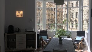 Lobby sitting area - Hostal Eixample (Barcelona)