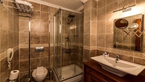 Shower, hair dryer, towels - Palmetto Resort Hotel (Marmaris)