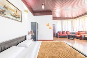 1 bedroom, desk, rollaway beds, free WiFi