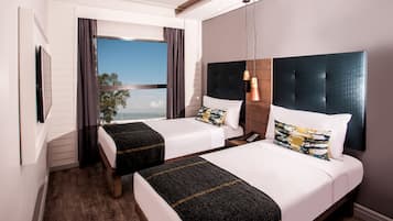 Superior Twin Room | In-room safe, desk, blackout drapes, soundproofing