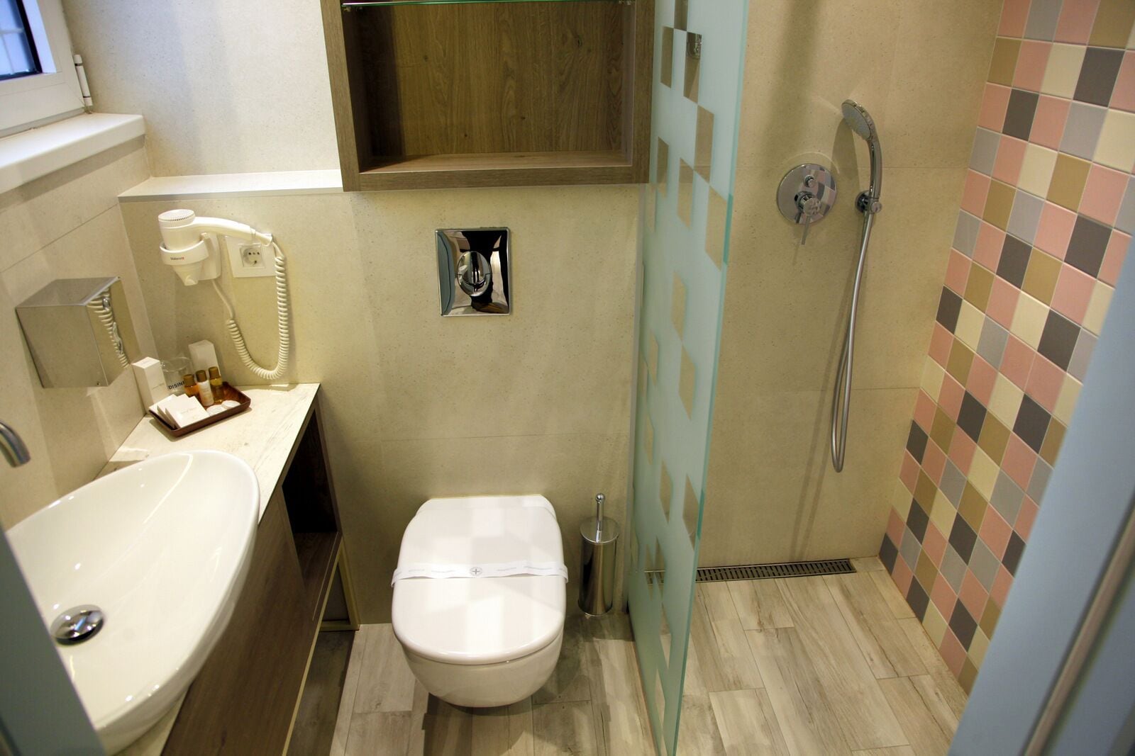 economy single room | bathroom | shower, free toiletries, hair dryer, slippers